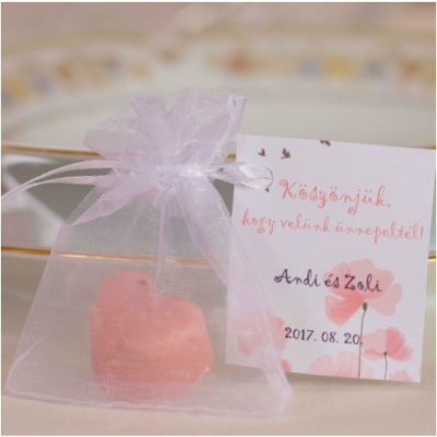 rózsaszín szív alakú köszönetajándék kézműves szappan
