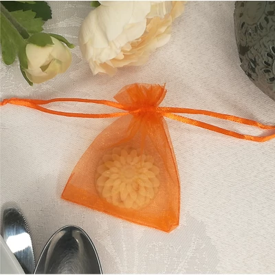 narancssárga organza tasak szappan köszönőajándékhoz
