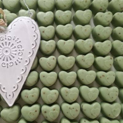 zöld színű szív alakú zero waste köszönetajándék